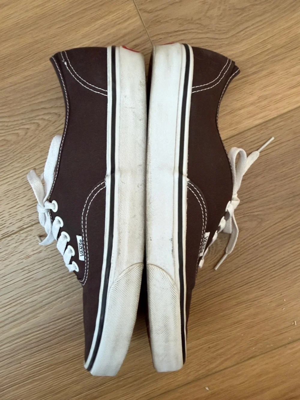 Vans Men’s Dark Brown Canvas Authentic Sneakers with White Laces EUC